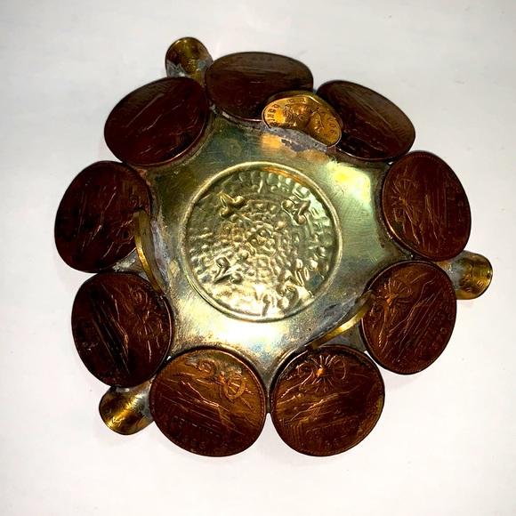Vtg Aztec Mayan Calendar Ashtray with Centavos 1966, 1967 and 1970 coins - Picture 4 of 7